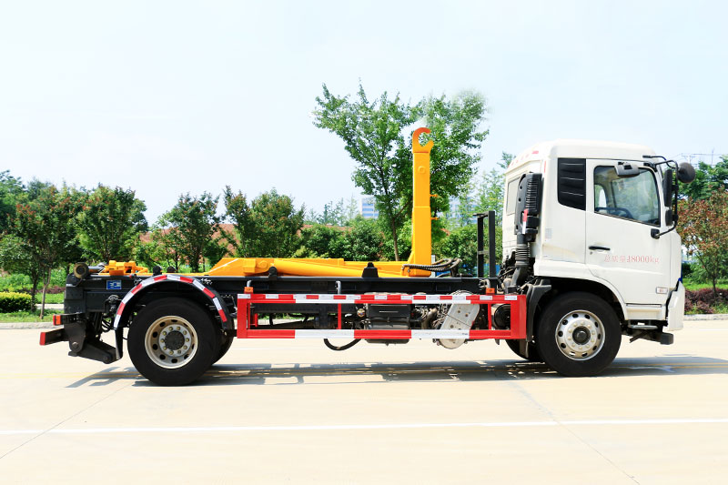 东风天锦套臂垃圾车 12方